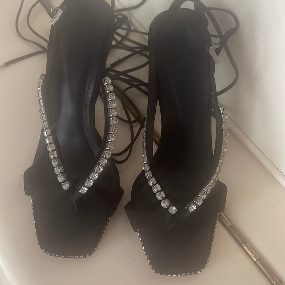  Very beautiful sandwiches, on a high heel.